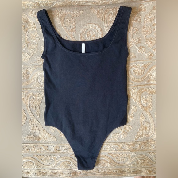 Babaton Contour Tank Bodysuit - Picture 5 of 10